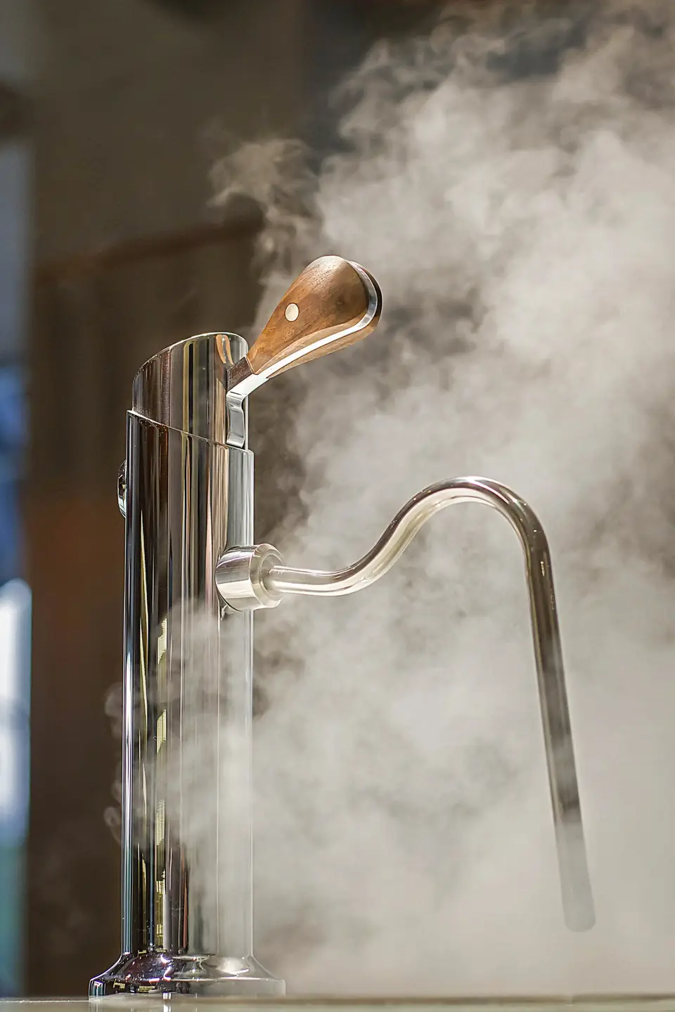 Steam rising from the chrome Modbar steam wand